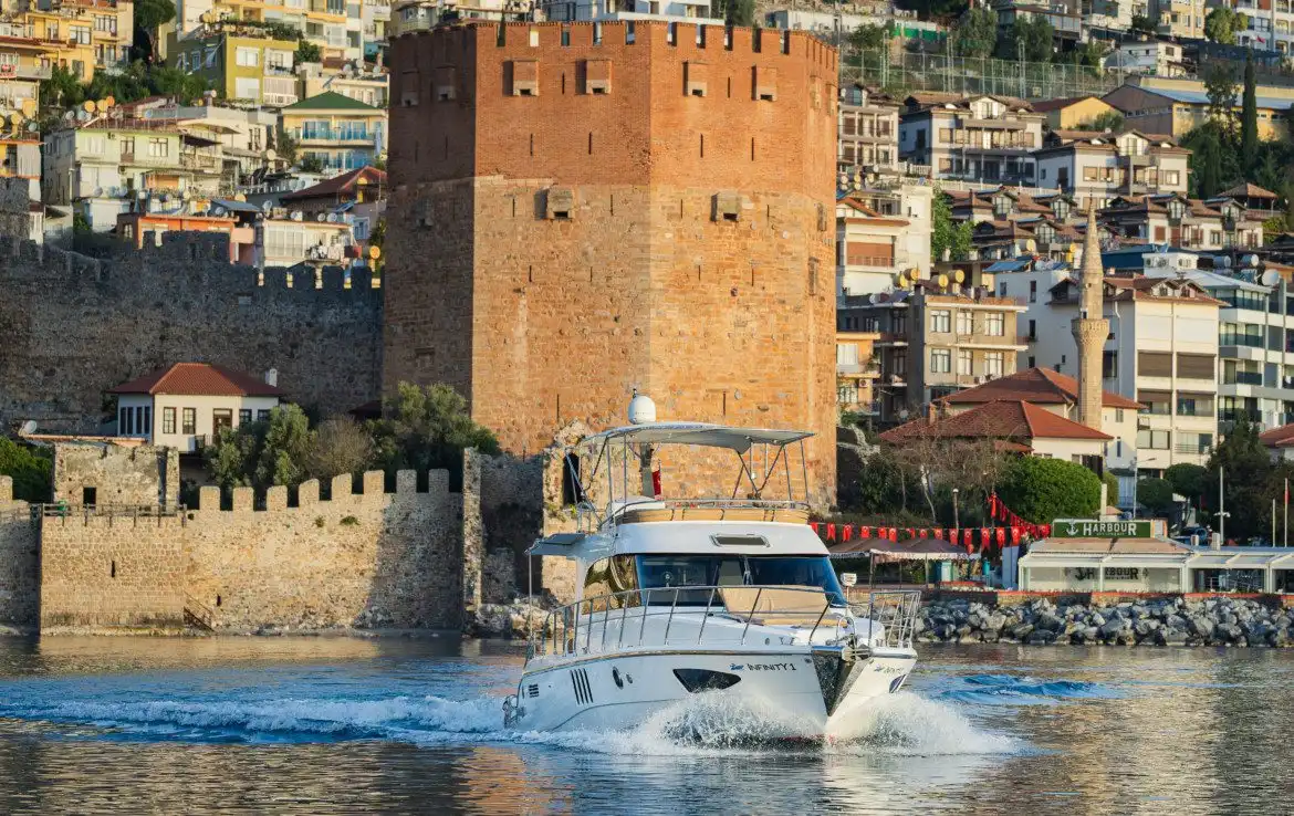 Alanya Yat Kiralama 16m Özel Yapım
